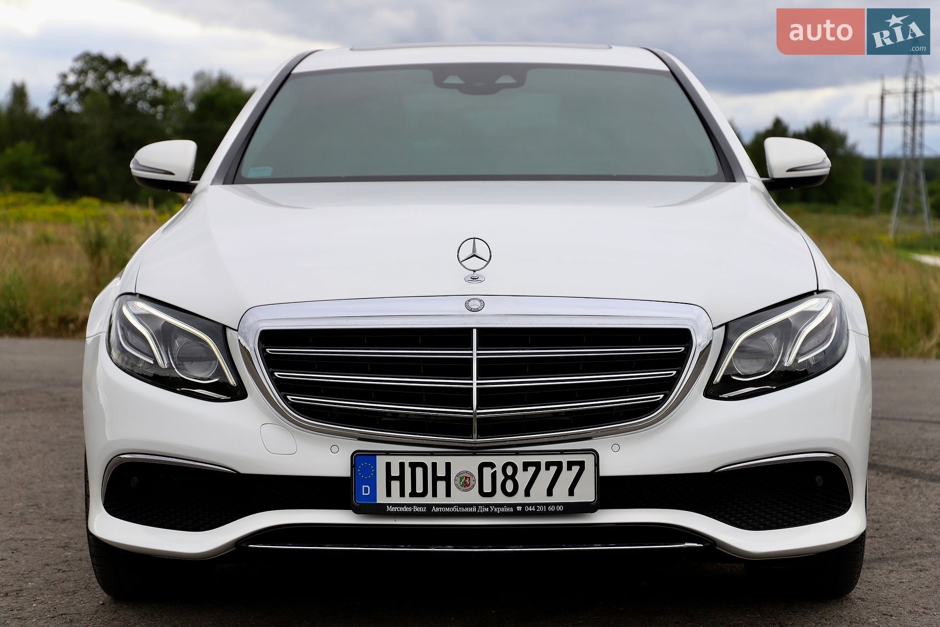 Mercedes-Benz E-Class 2019 VIN WDDZF0EB1KA665766 фото оголошення 3 з 161