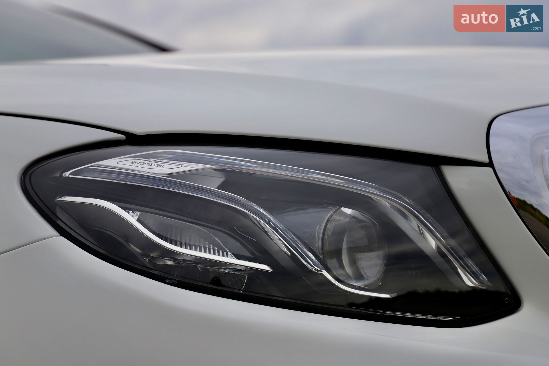 Mercedes-Benz E-Class 2019 VIN WDDZF0EB1KA665766 фото оголошення 6 з 161