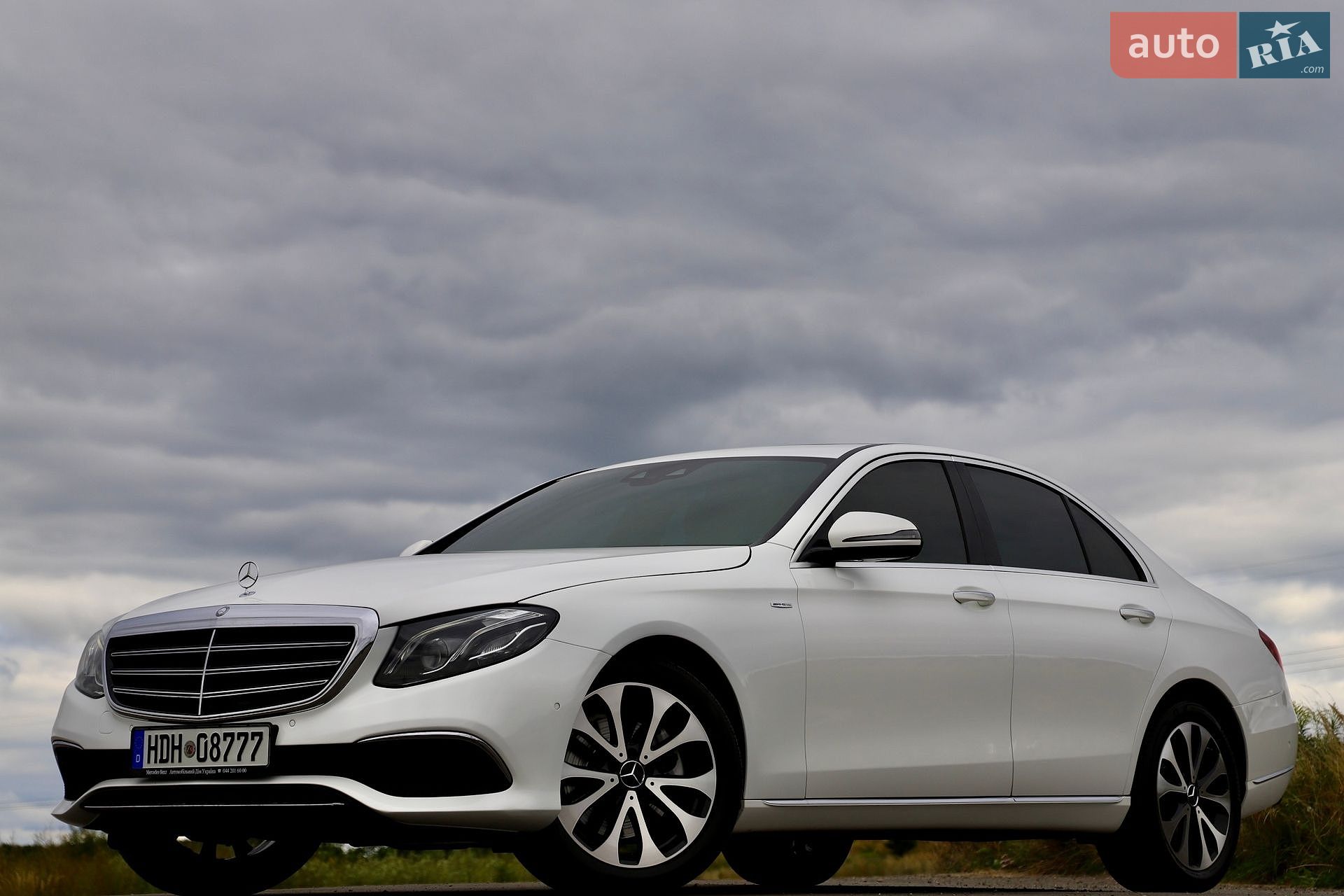 Mercedes-Benz E-Class 2019 VIN WDDZF0EB1KA665766 фото оголошення 14 з 161
