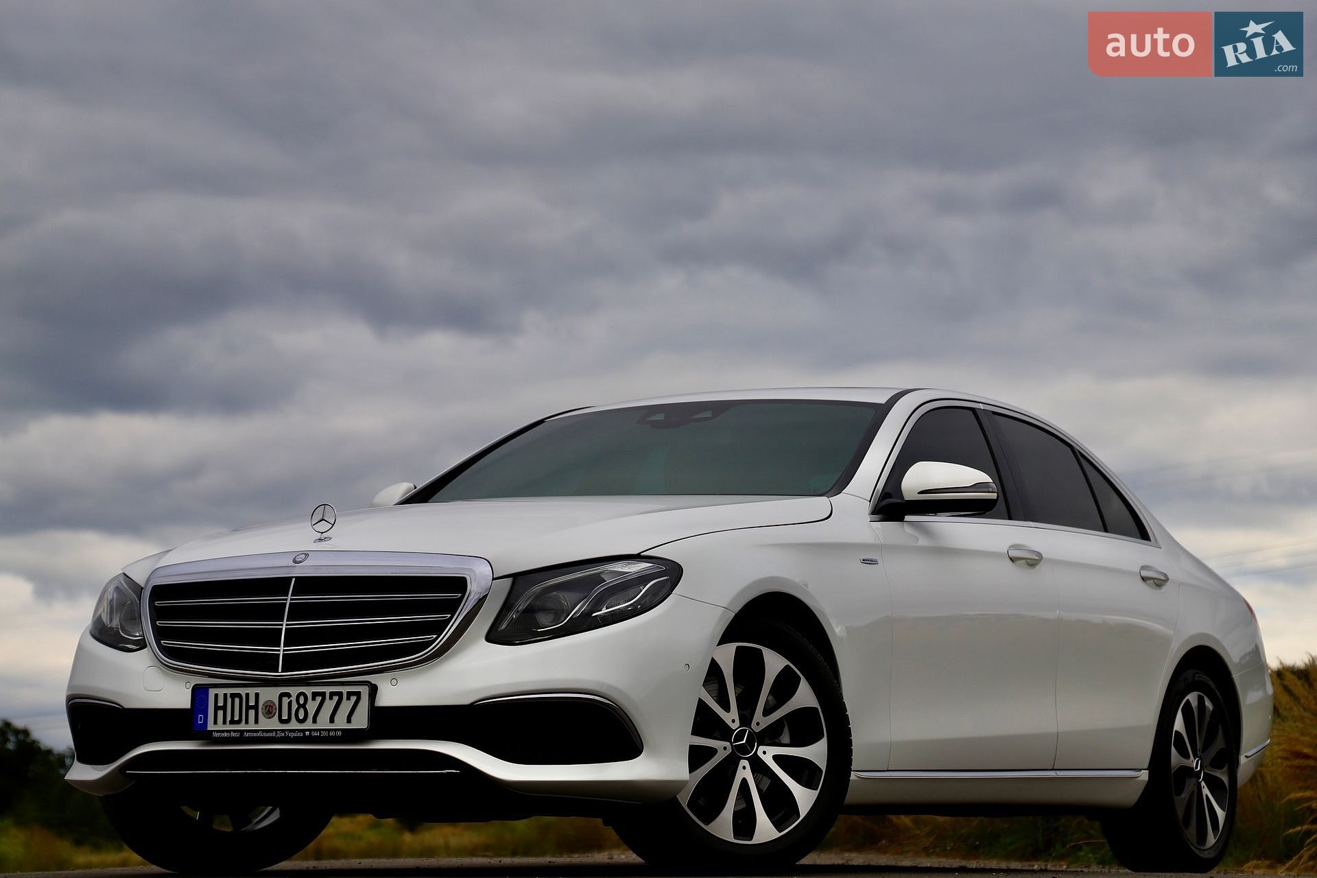 Mercedes-Benz E-Class 2019 VIN WDDZF0EB1KA665766 фото оголошення 15 з 161