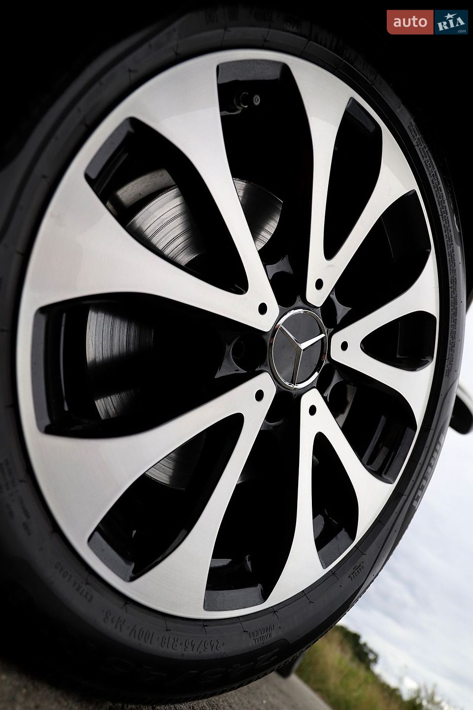 Mercedes-Benz E-Class 2019 VIN WDDZF0EB1KA665766 фото оголошення 16 з 161