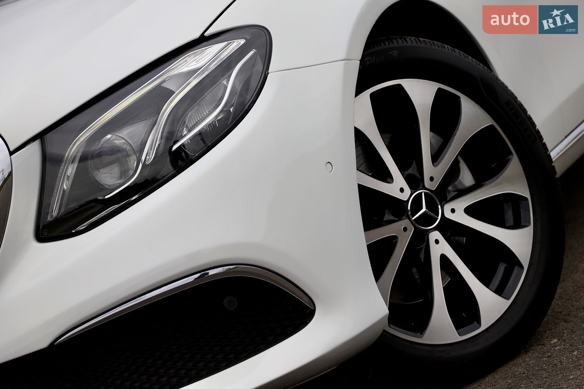 Mercedes-Benz E-Class 2019 VIN WDDZF0EB1KA665766 фото оголошення 17 з 161