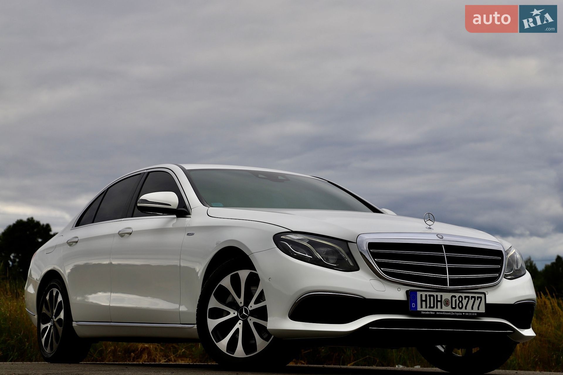 Mercedes-Benz E-Class 2019 VIN WDDZF0EB1KA665766 фото оголошення 24 з 161