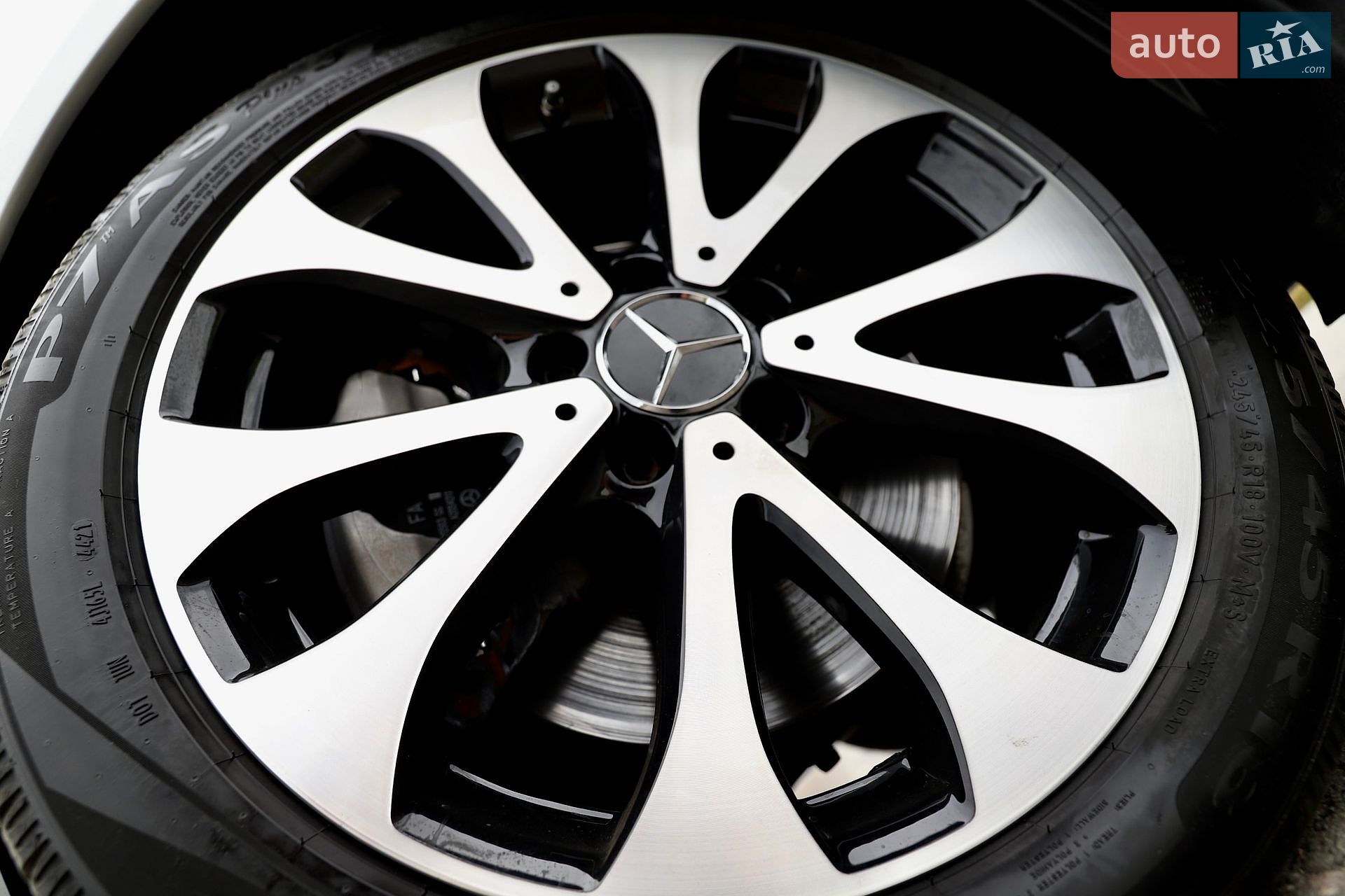 Mercedes-Benz E-Class 2019 VIN WDDZF0EB1KA665766 фото оголошення 26 з 161