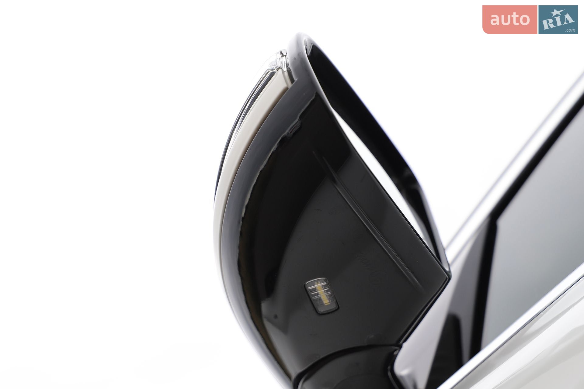 Mercedes-Benz E-Class 2019 VIN WDDZF0EB1KA665766 фото оголошення 49 з 161
