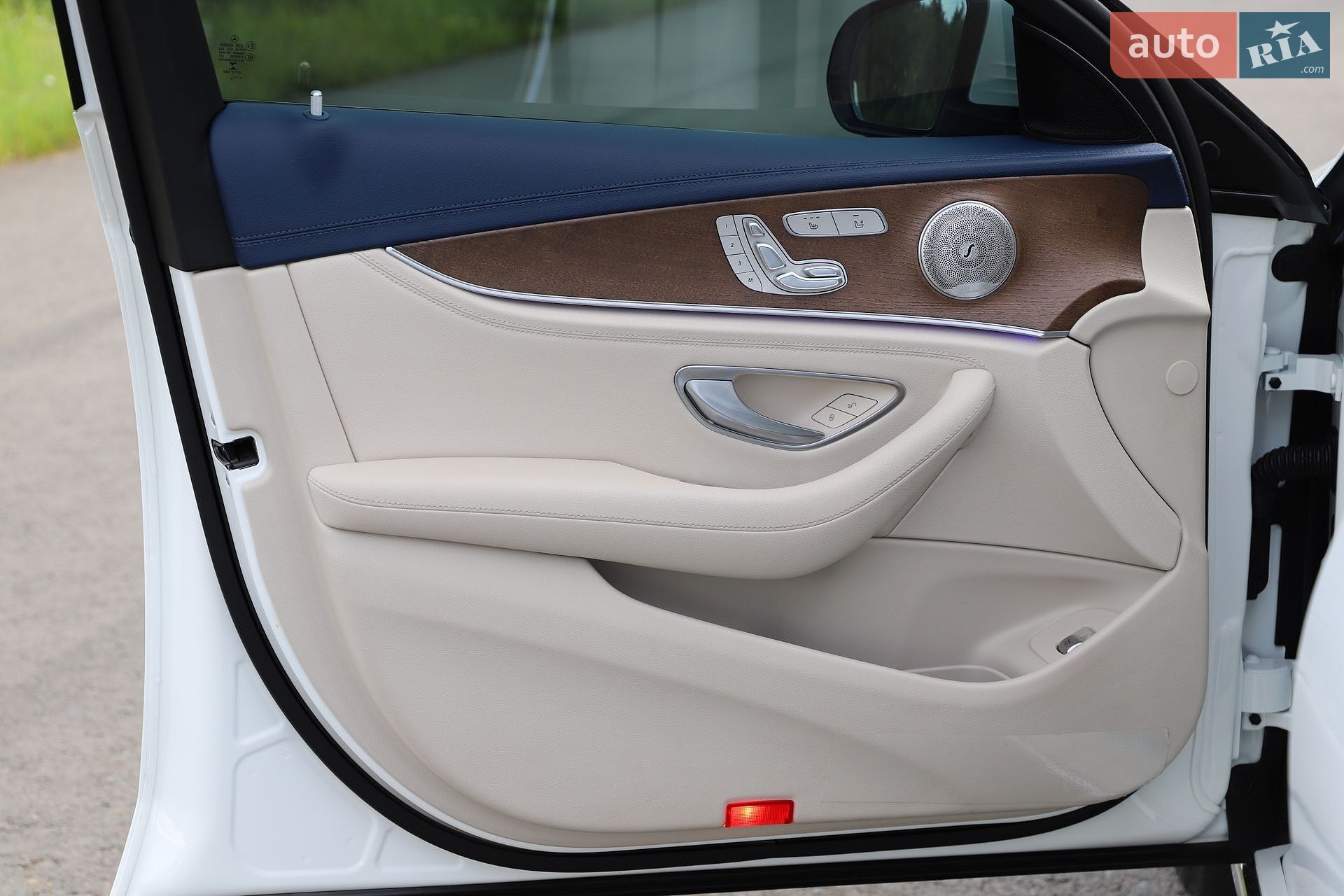 Mercedes-Benz E-Class 2019 VIN WDDZF0EB1KA665766 фото оголошення 51 з 161