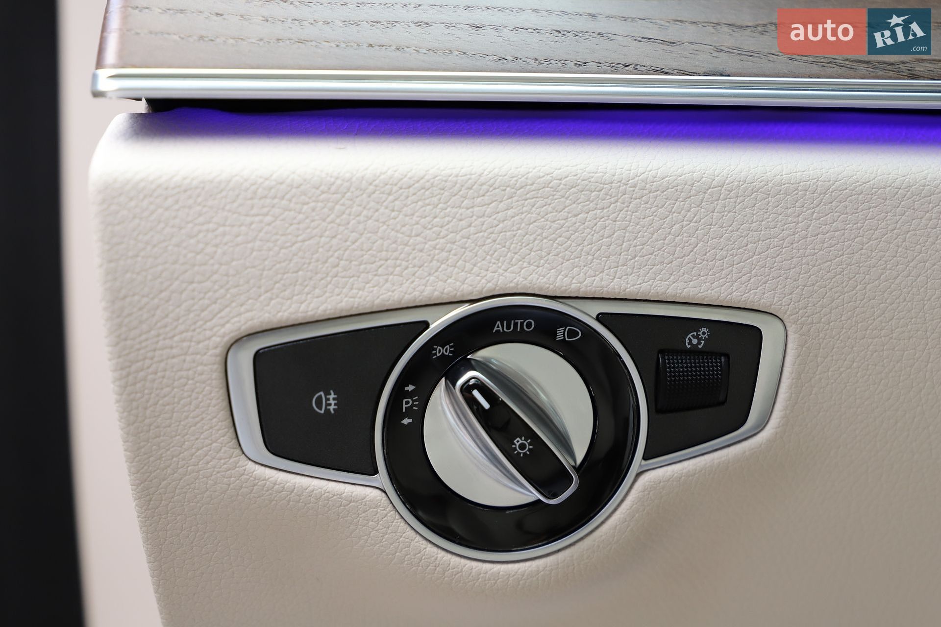 Mercedes-Benz E-Class 2019 VIN WDDZF0EB1KA665766 фото оголошення 69 з 161