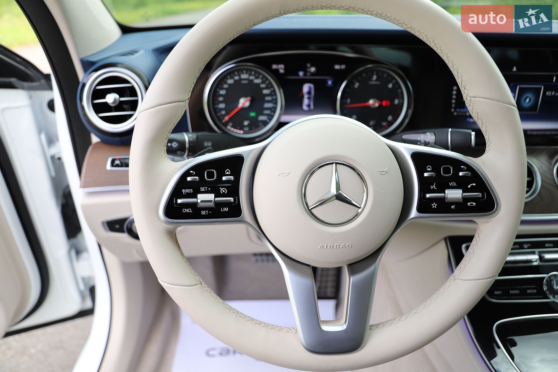 Mercedes-Benz E-Class 2019 VIN WDDZF0EB1KA665766 фото оголошення 74 з 161