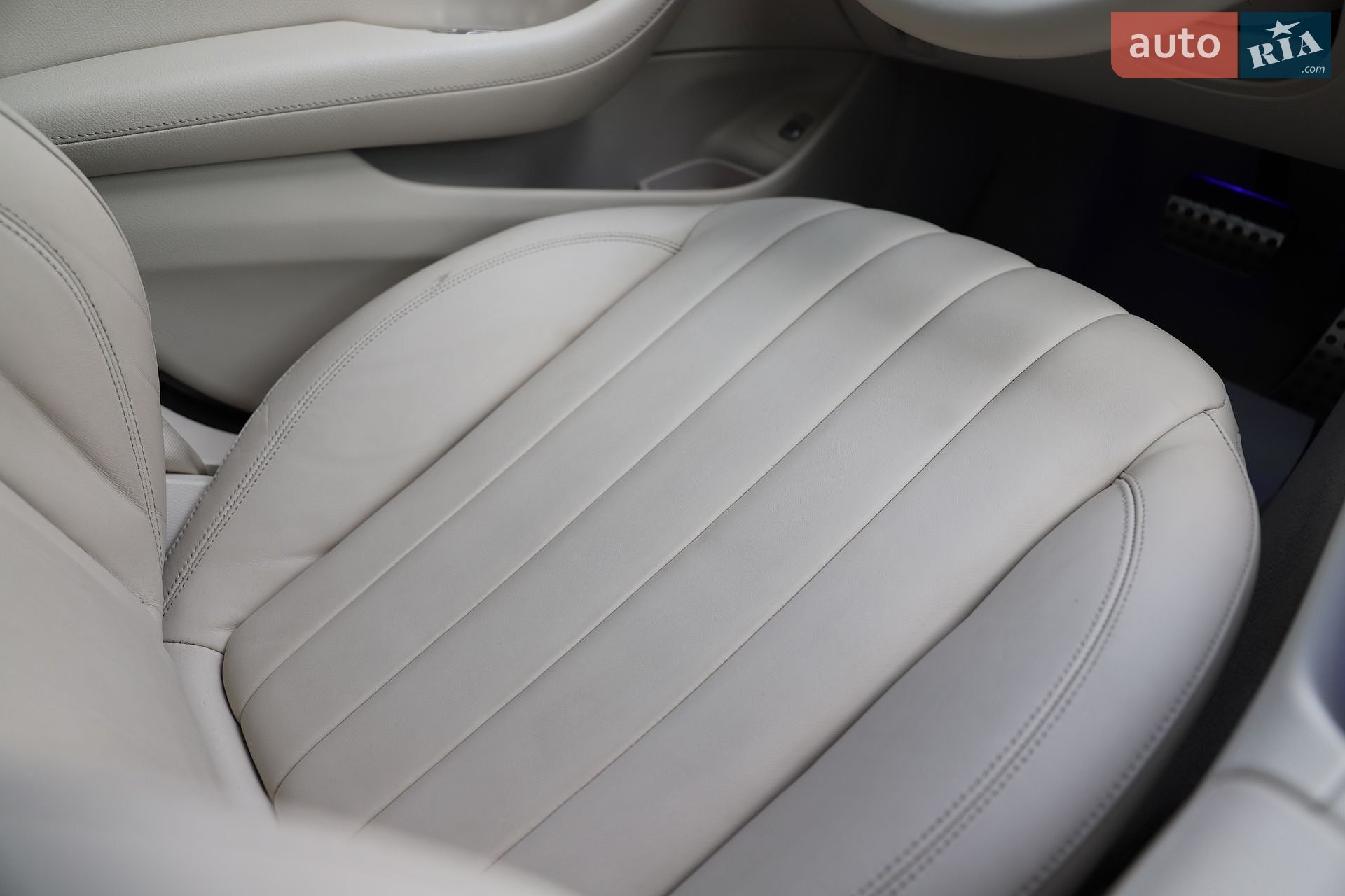 Mercedes-Benz E-Class 2019 VIN WDDZF0EB1KA665766 фото оголошення 83 з 161