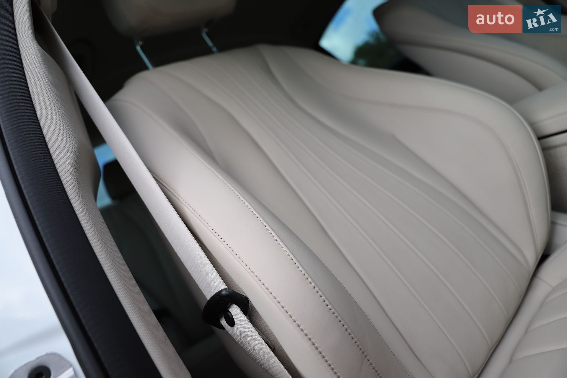 Mercedes-Benz E-Class 2019 VIN WDDZF0EB1KA665766 фото оголошення 94 з 161