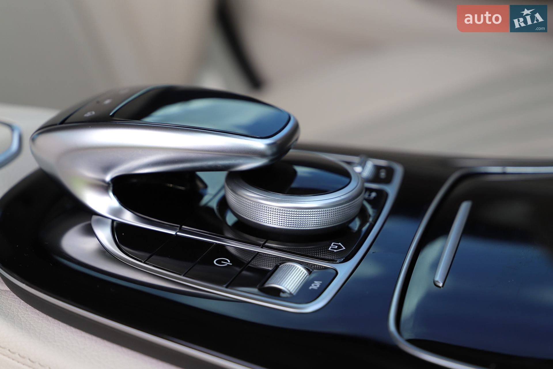 Mercedes-Benz E-Class 2019 VIN WDDZF0EB1KA665766 фото оголошення 96 з 161