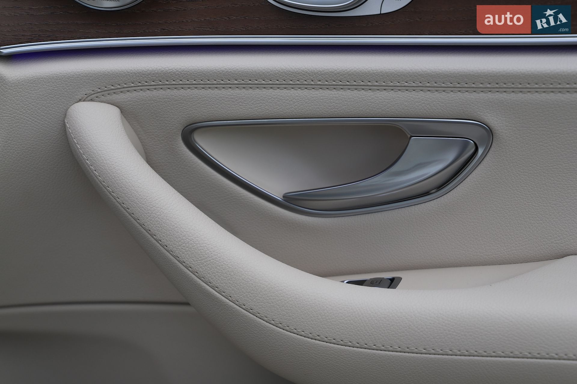 Mercedes-Benz E-Class 2019 VIN WDDZF0EB1KA665766 фото оголошення 101 з 161