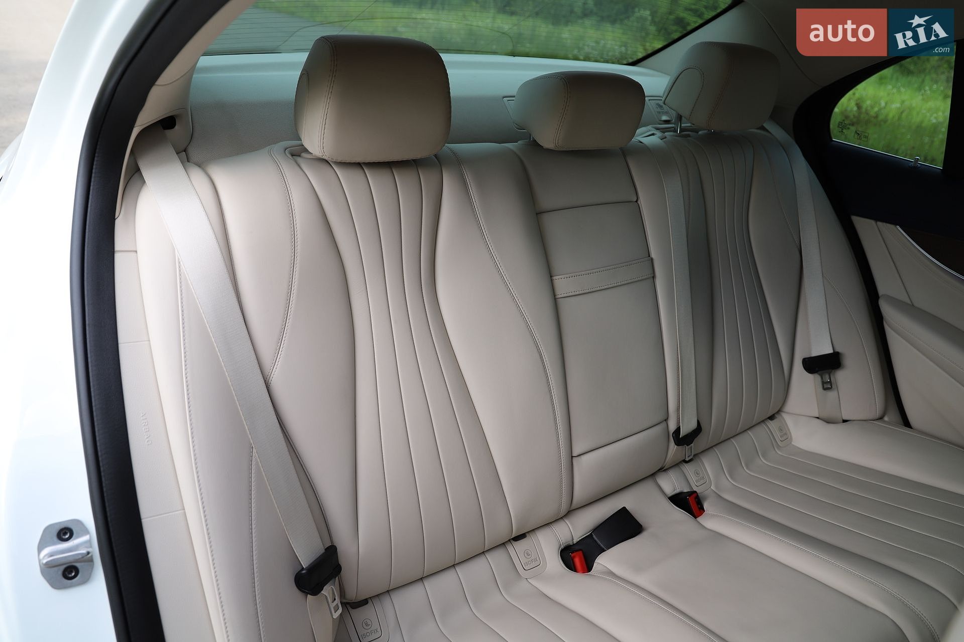 Mercedes-Benz E-Class 2019 VIN WDDZF0EB1KA665766 фото оголошення 110 з 161