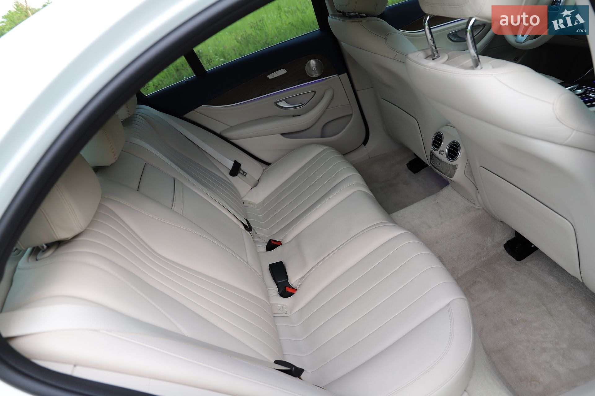 Mercedes-Benz E-Class 2019 VIN WDDZF0EB1KA665766 фото оголошення 111 з 161