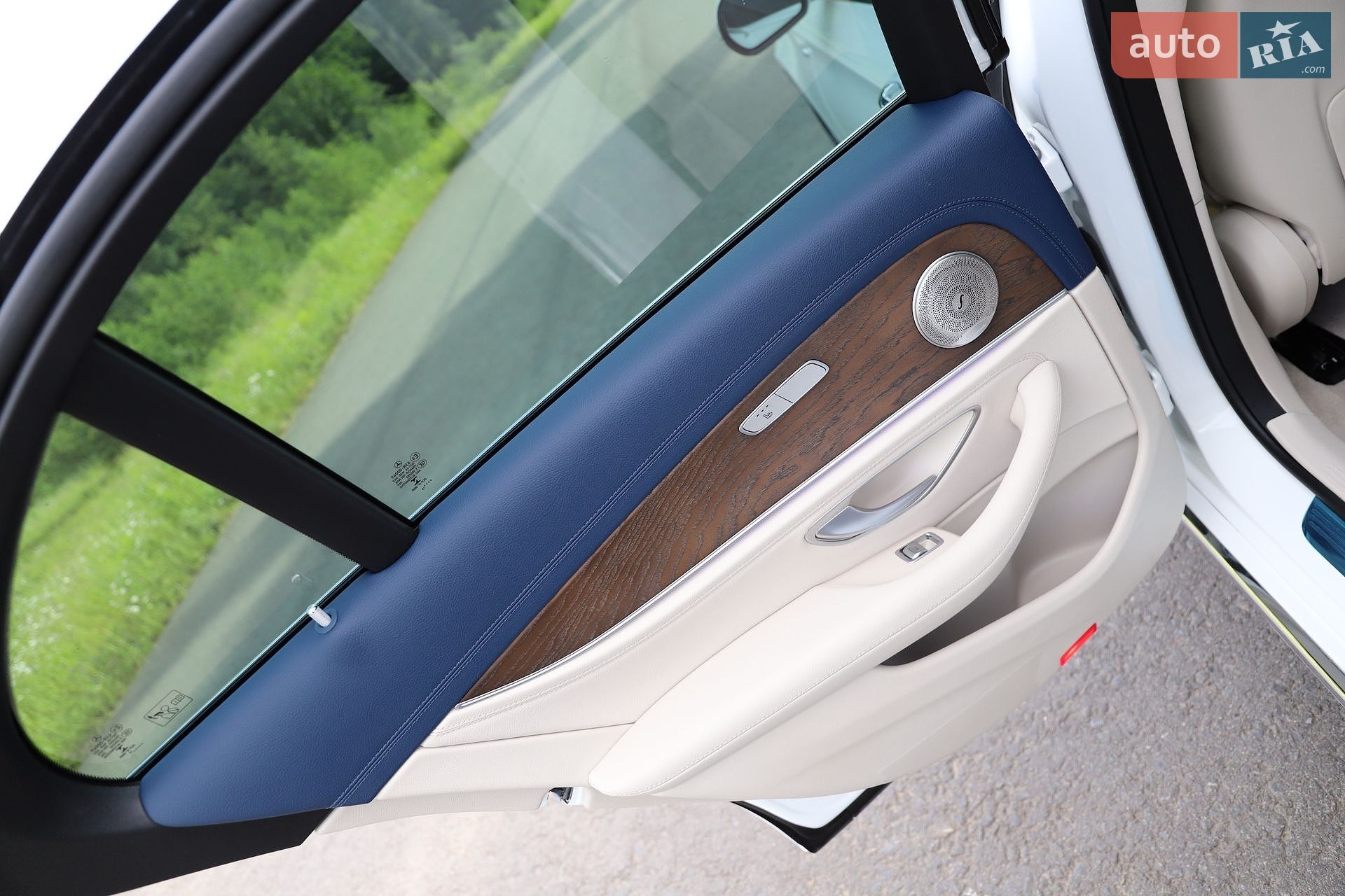 Mercedes-Benz E-Class 2019 VIN WDDZF0EB1KA665766 фото оголошення 118 з 161