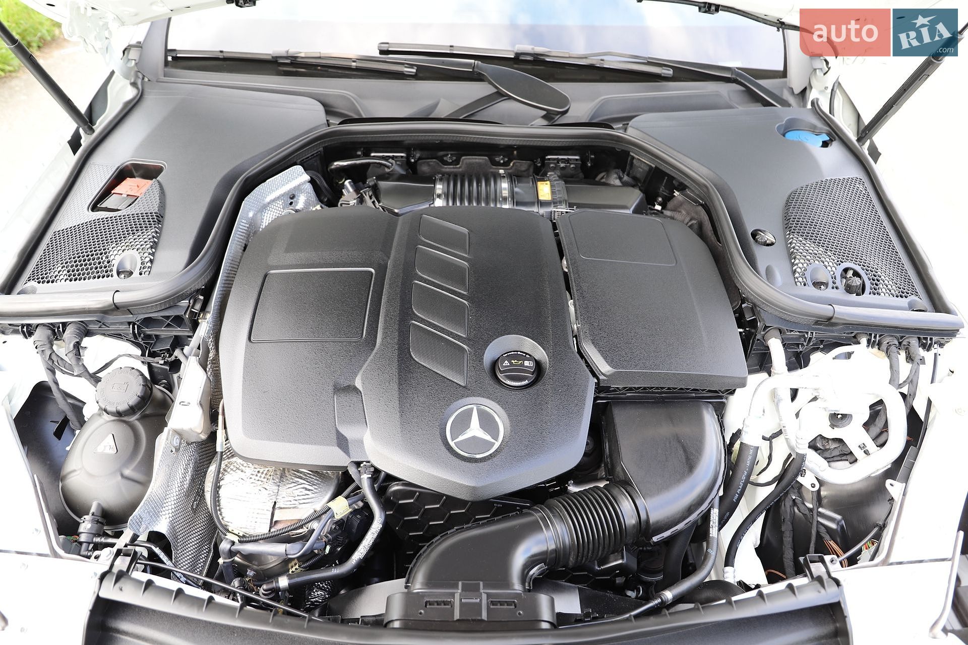 Mercedes-Benz E-Class 2019 VIN WDDZF0EB1KA665766 фото оголошення 120 з 161