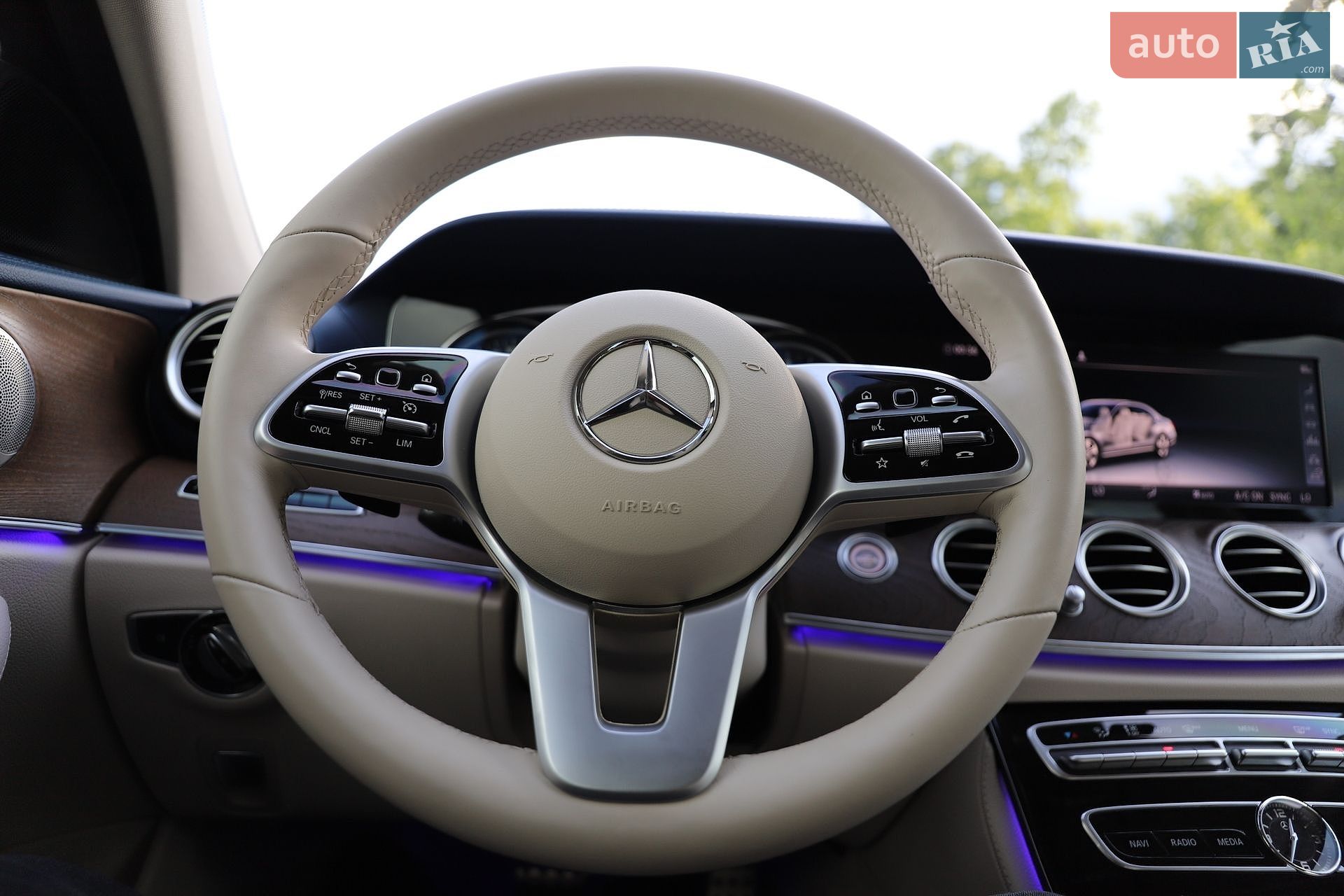 Mercedes-Benz E-Class 2019 VIN WDDZF0EB1KA665766 фото оголошення 151 з 161