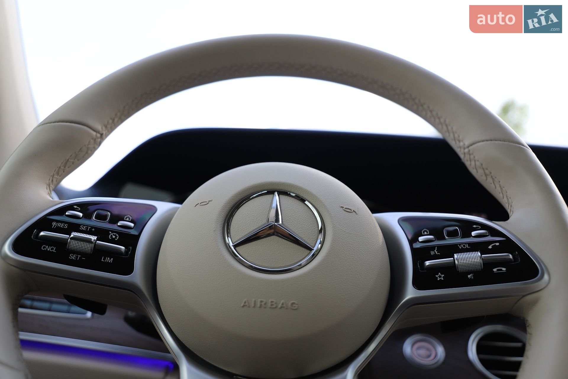 Mercedes-Benz E-Class 2019 VIN WDDZF0EB1KA665766 фото оголошення 152 з 161