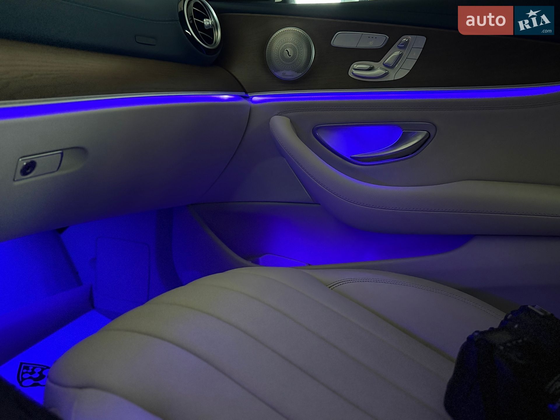 Mercedes-Benz E-Class 2019 VIN WDDZF0EB1KA665766 фото оголошення 160 з 161