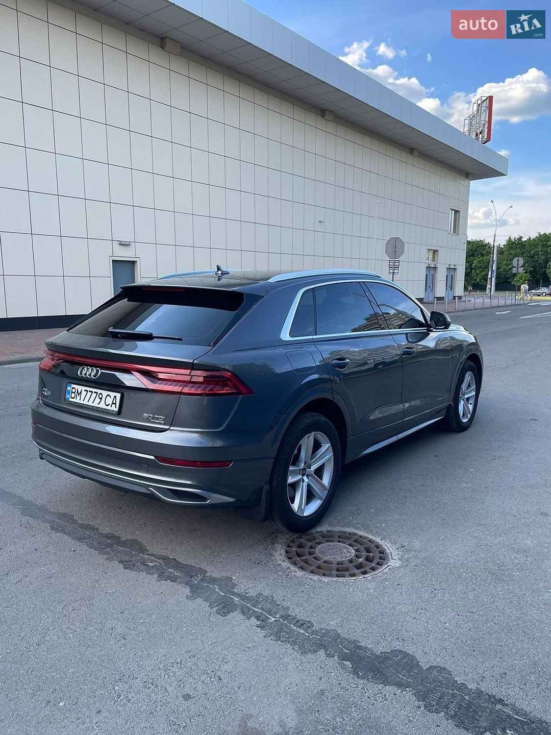 Audi Q8 2021 VIN WAUZZZF10MD028751 фото оголошення 5 з 11
