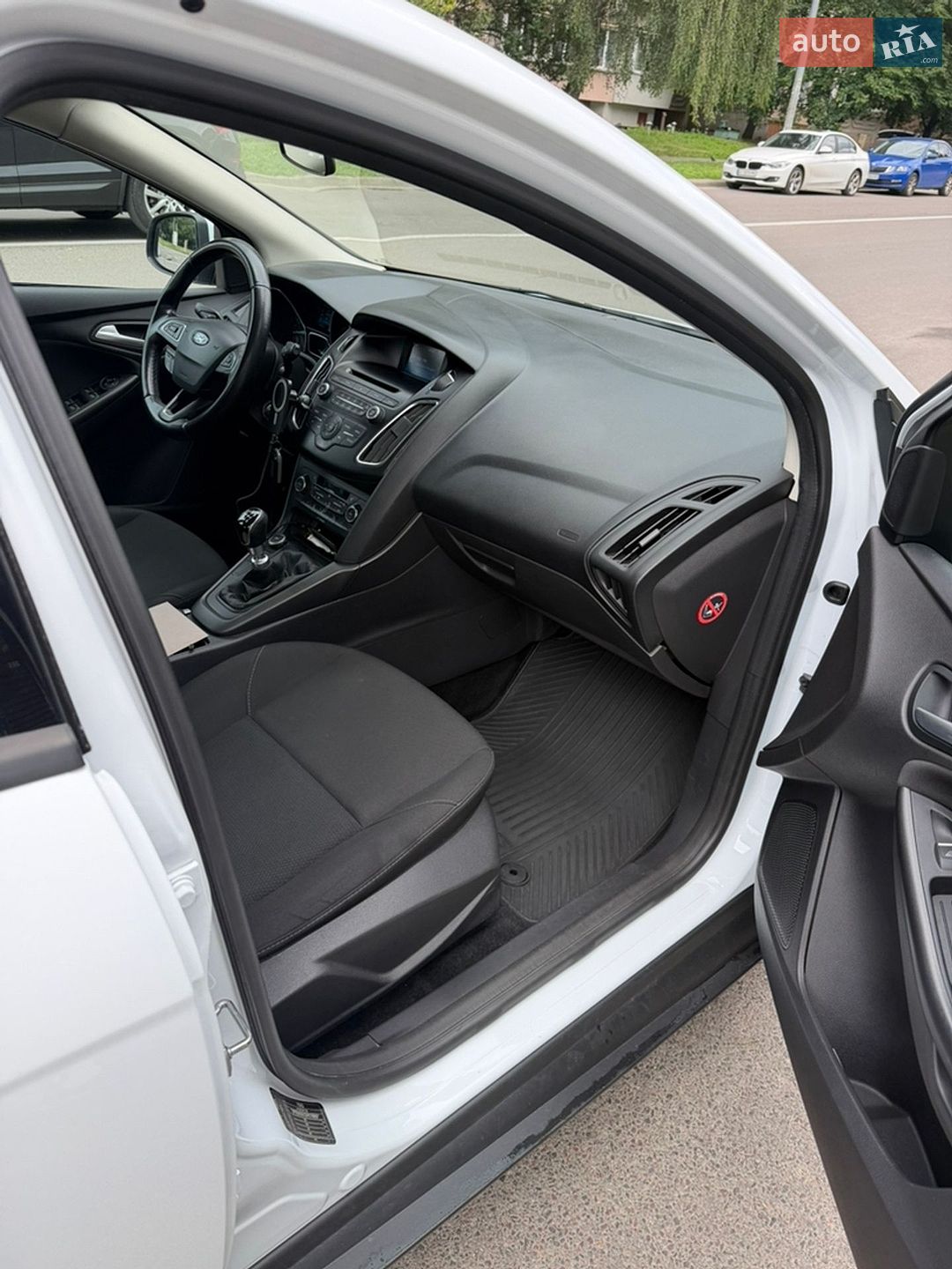 Ford Focus 2015 VIN WF05XXGCC5FK18693 фото оголошення 13 з 17