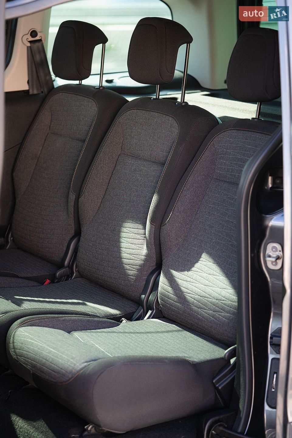 Citroen Berlingo 2017 VIN VF77JBHZMHJ825644 фото оголошення 13 з 17