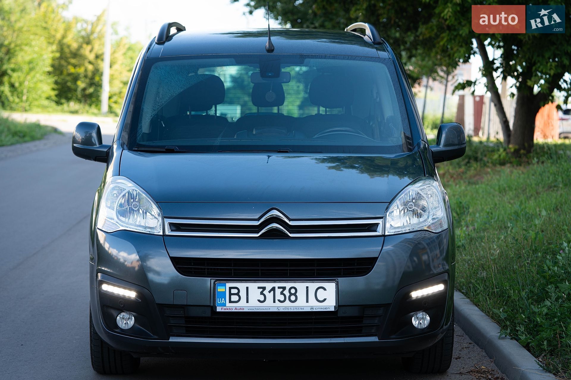 Citroen Berlingo 2017 VIN VF77JBHZMHJ825644 фото оголошення 2 з 17