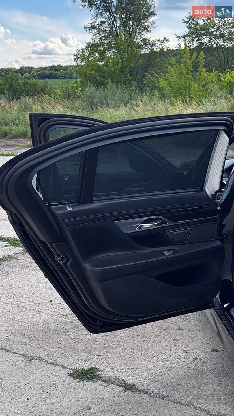 BMW 7 Series 2016 VIN WBA7E2C5XGG738986 фото оголошення 18 з 20