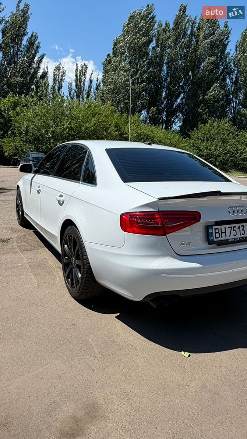 Audi A4 2012 VIN WAUFFAFL5DN027443 фото оголошення 2 з 12