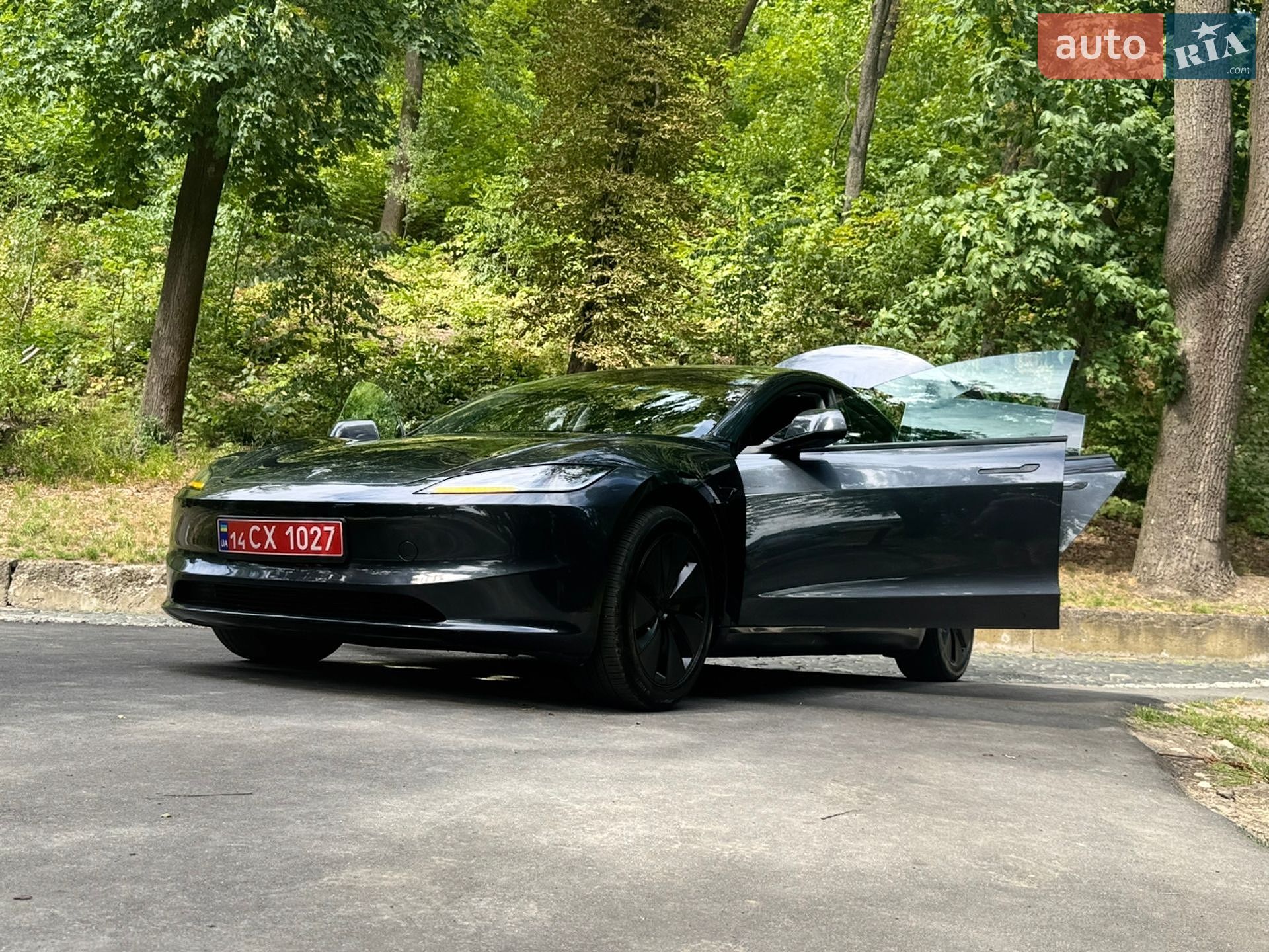 Tesla Model 3 2025 VIN 5YJ3E1EA1SF020171 фото оголошення 8 з 21