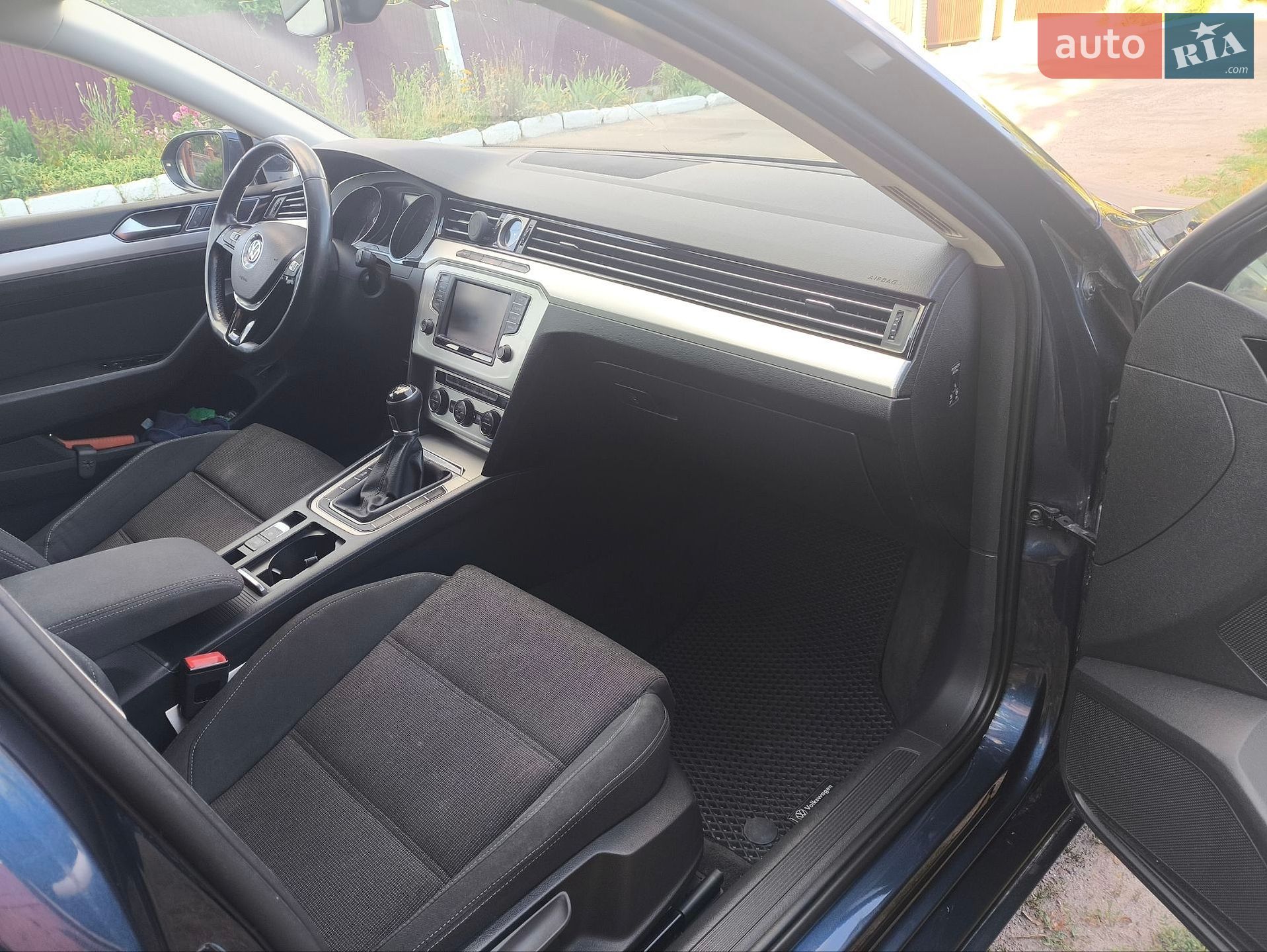 Volkswagen Passat 2015 VIN WVWZZZ3CZFE402130 фото оголошення 2 з 16