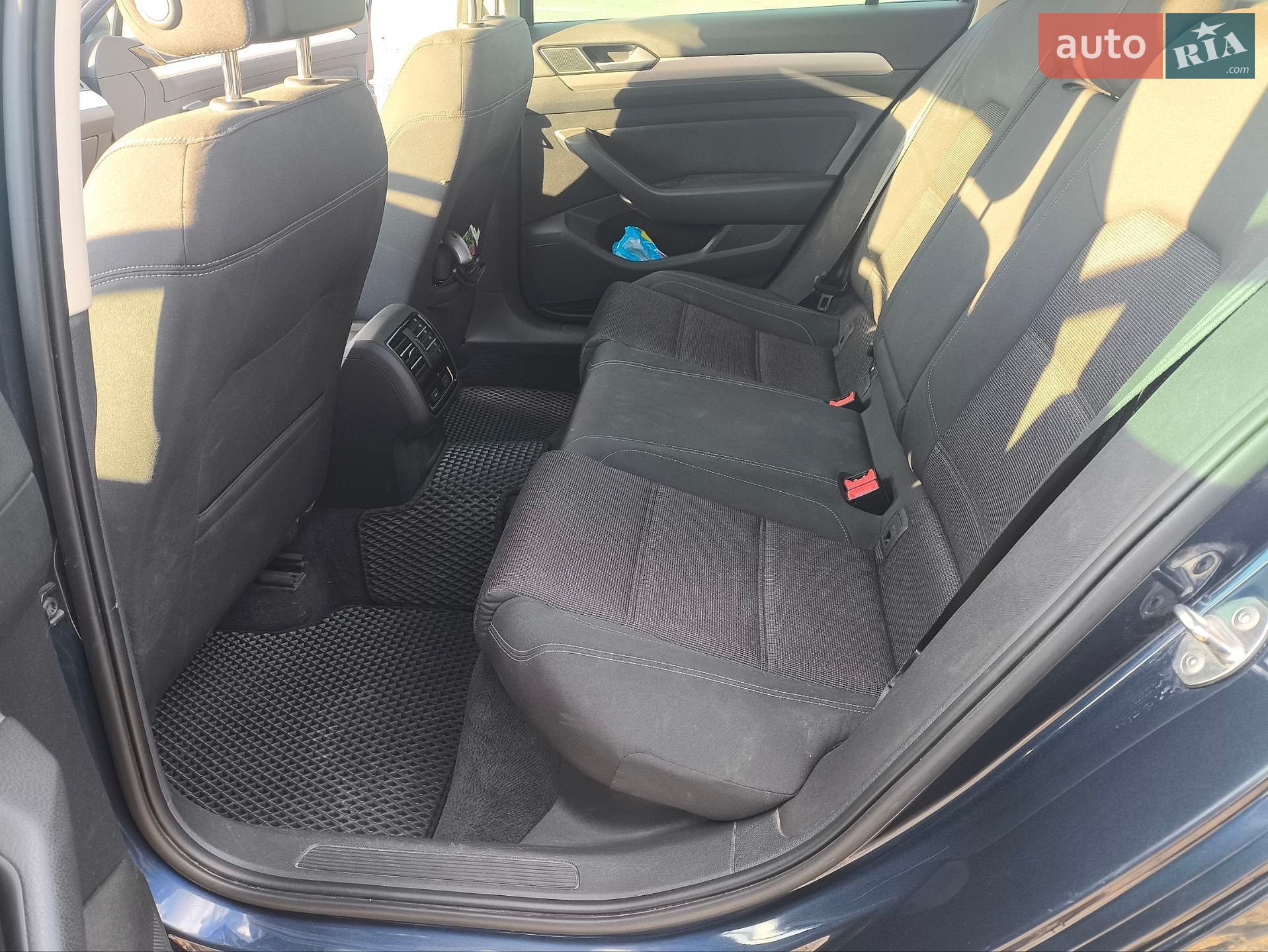 Volkswagen Passat 2015 VIN WVWZZZ3CZFE402130 фото оголошення 3 з 16