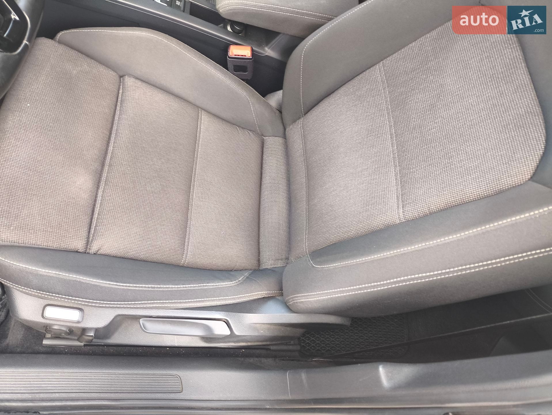 Volkswagen Passat 2015 VIN WVWZZZ3CZFE402130 фото оголошення 6 з 16