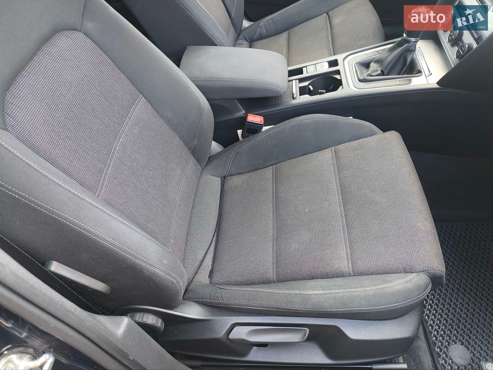 Volkswagen Passat 2015 VIN WVWZZZ3CZFE402130 фото оголошення 8 з 16