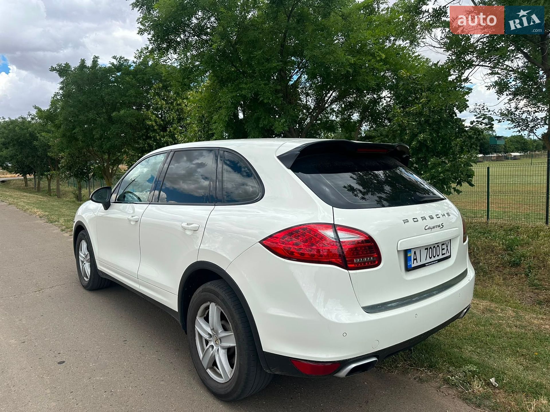 Porsche Cayenne 2011 VIN WP1ZZZ92ZCLA40099 фото оголошення 2 з 7