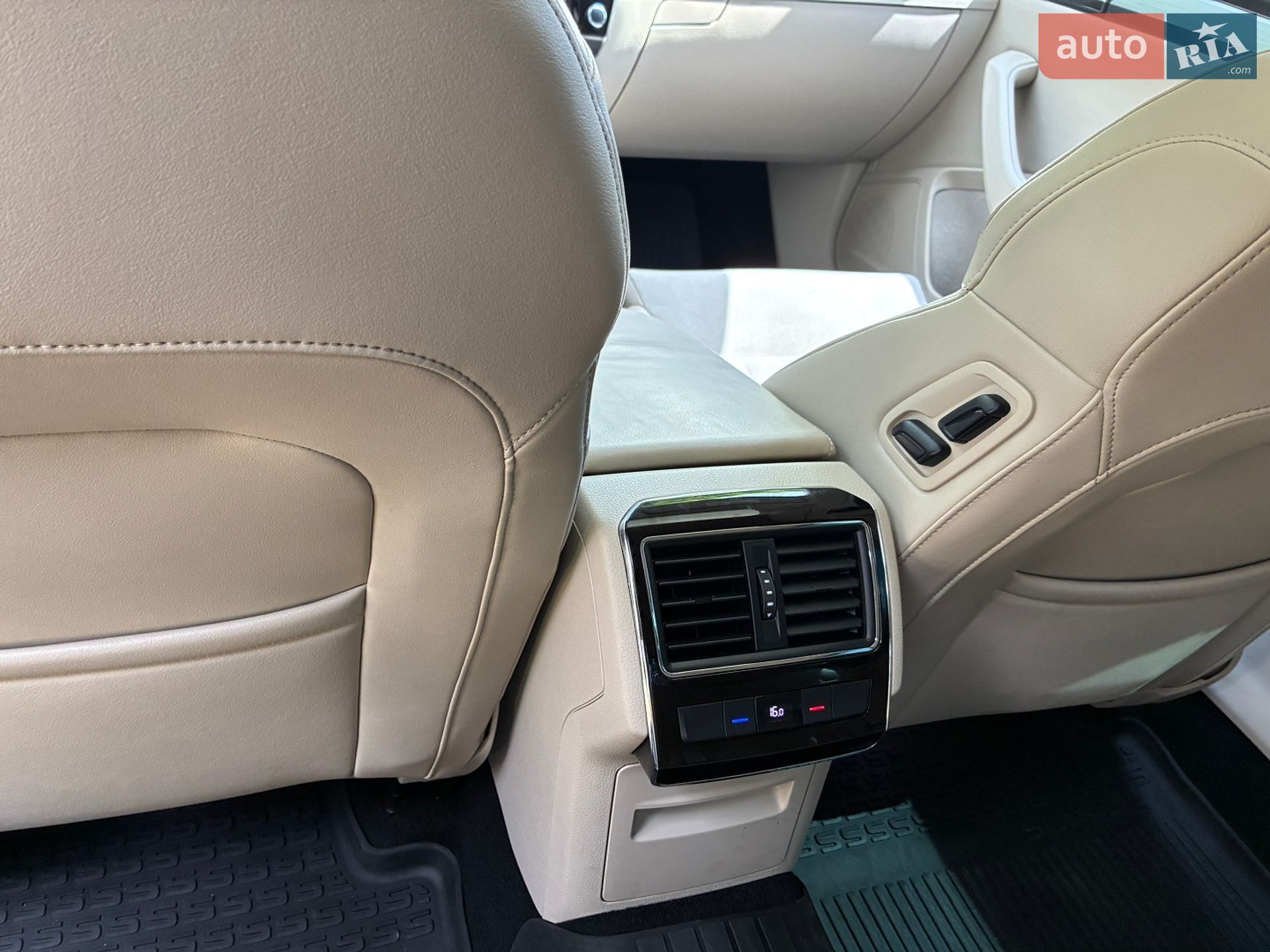 Skoda Superb 2016 VIN TMBAJ7NP7H7009233 фото оголошення 23 з 43