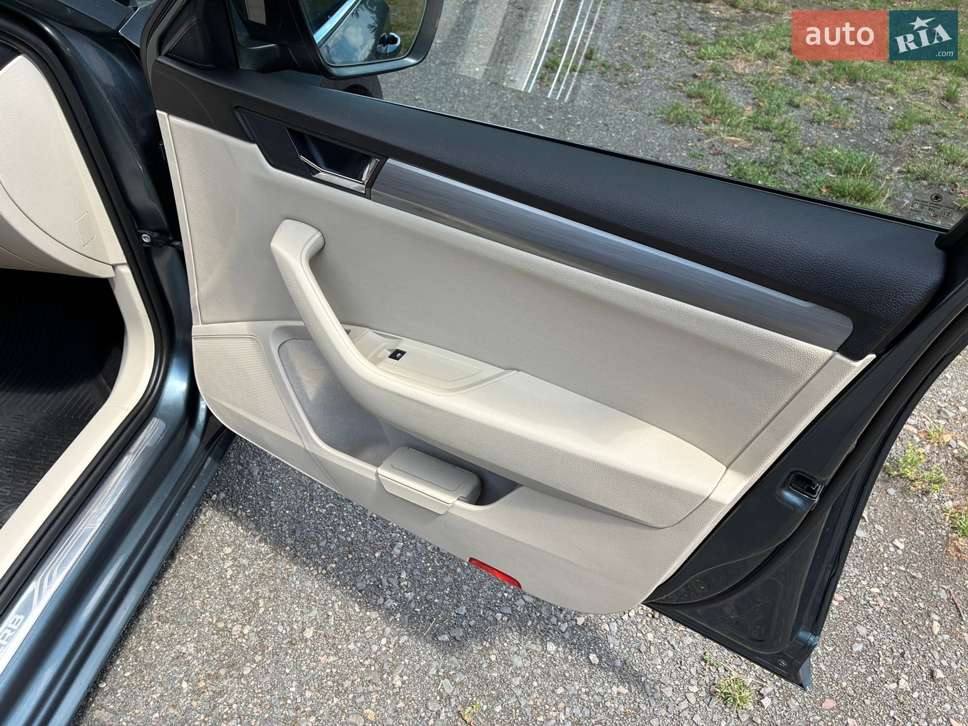 Skoda Superb 2016 VIN TMBAJ7NP7H7009233 фото оголошення 34 з 43