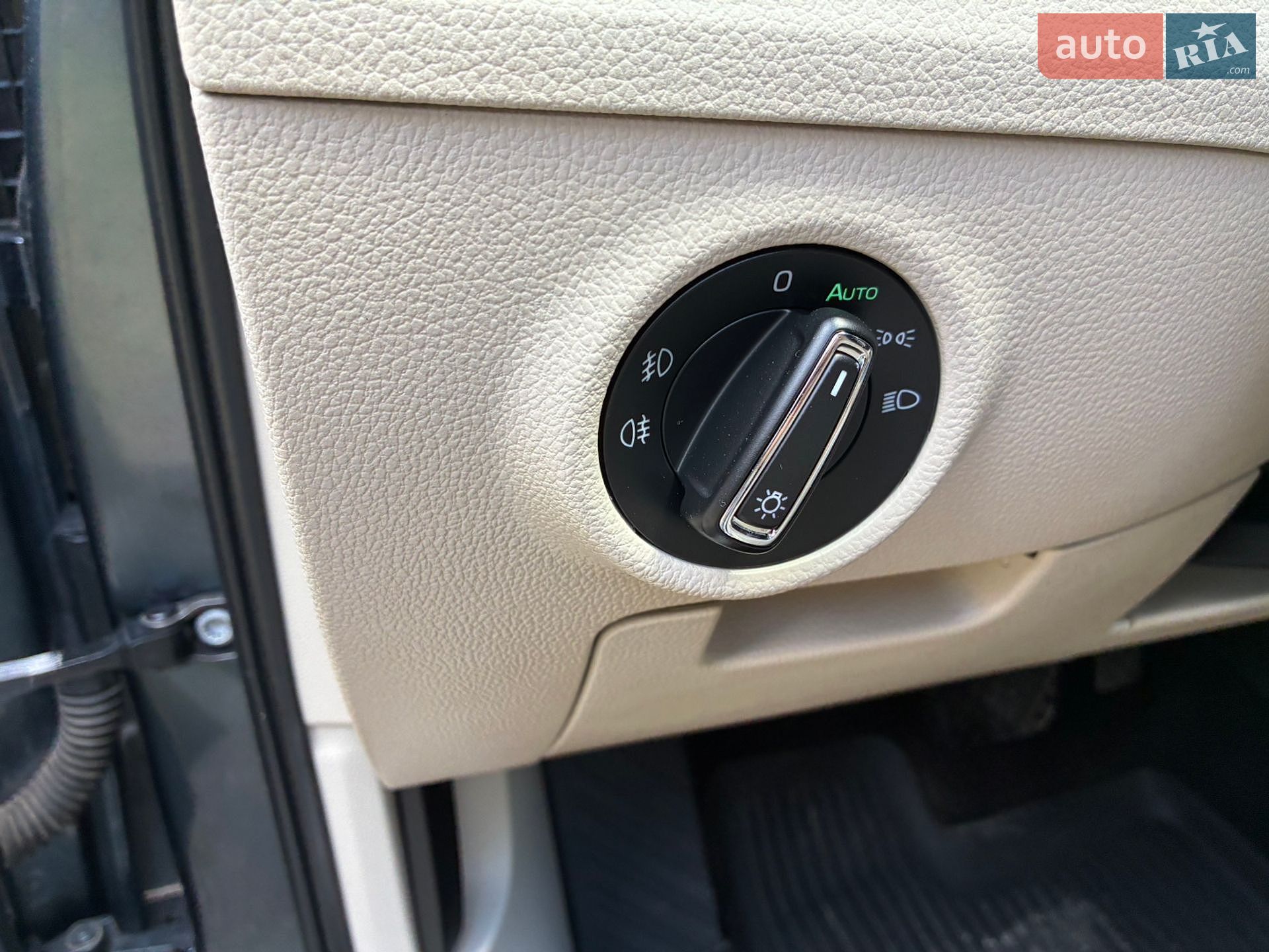 Skoda Superb 2016 VIN TMBAJ7NP7H7009233 фото оголошення 36 з 43