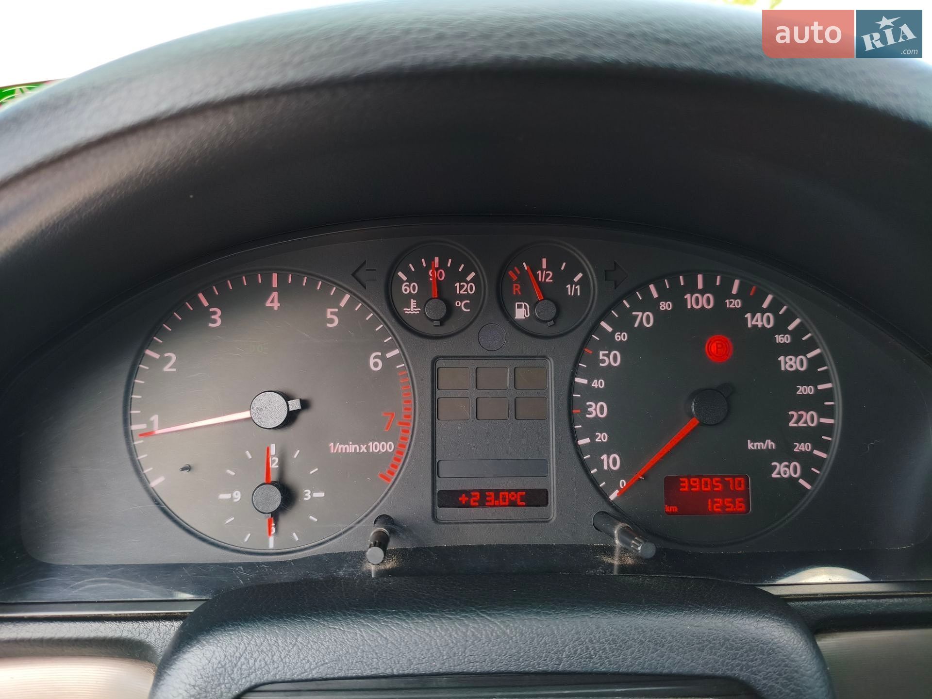 Audi A4 1998 VIN WAUZZZ8DZWA090858 фото оголошення 18 з 27