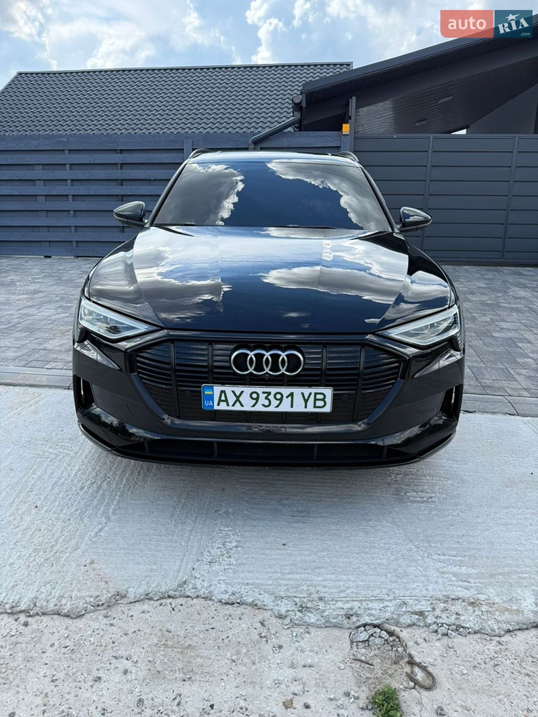 Audi e-tron 2021 VIN WA1AAAGE3MB024869 фото оголошення 3 з 13