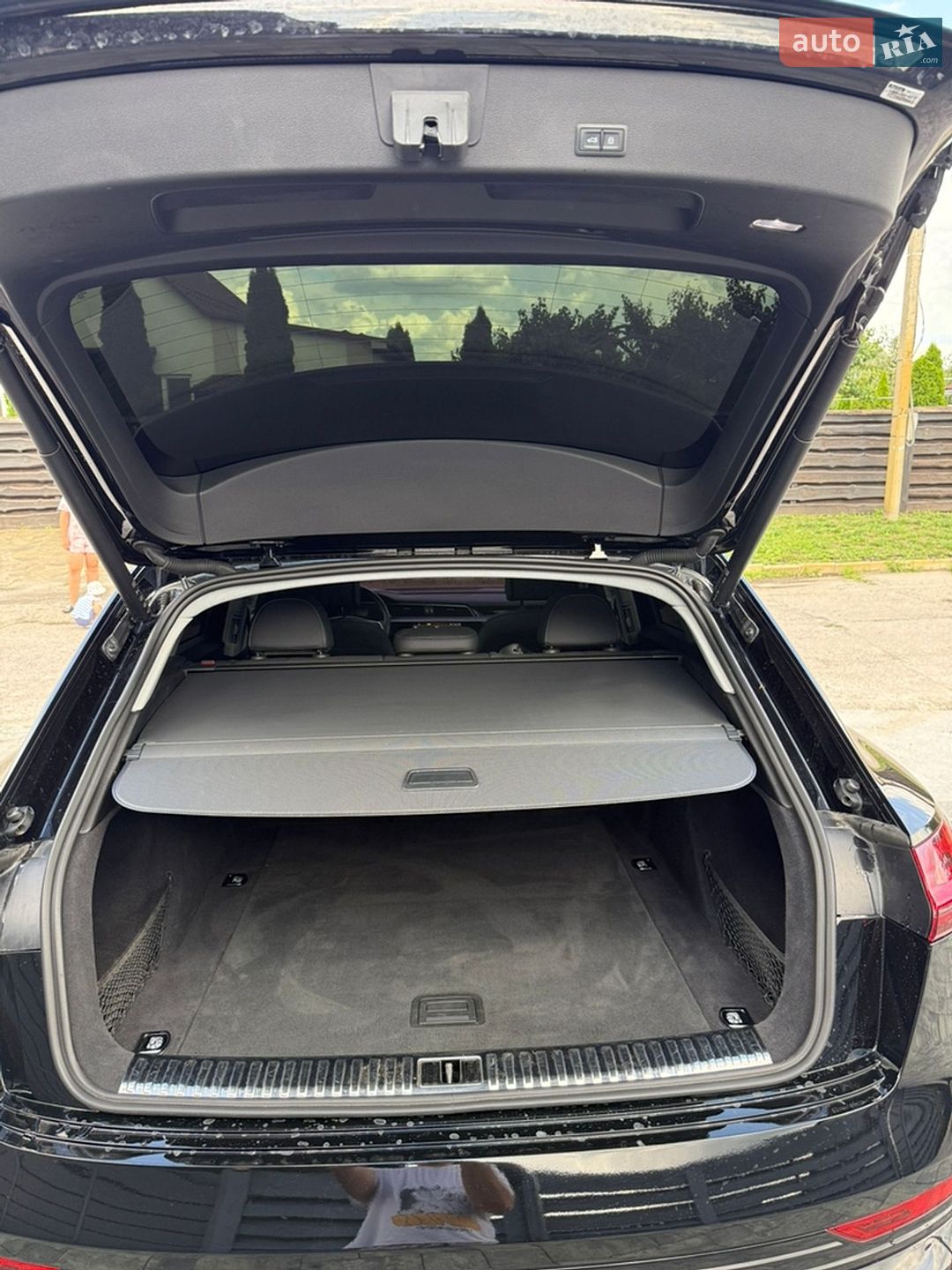 Audi e-tron 2021 VIN WA1AAAGE3MB024869 фото оголошення 4 з 13