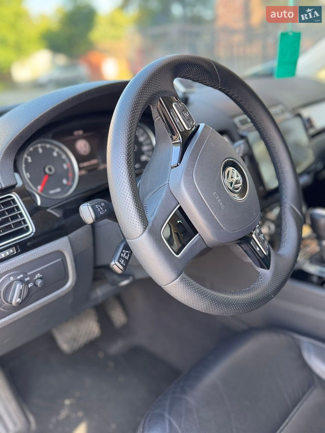 Volkswagen Touareg 2017 VIN WVGZZZ7PZHD033058 фото оголошення 11 з 25