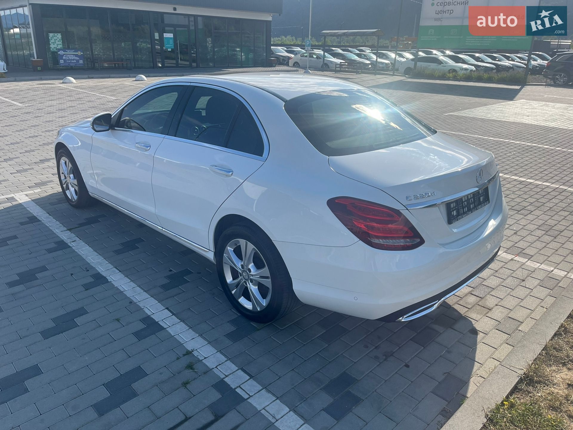 Mercedes-Benz C-Class 2015 VIN WDDWF0FB4GF290631 фото оголошення 7 з 45