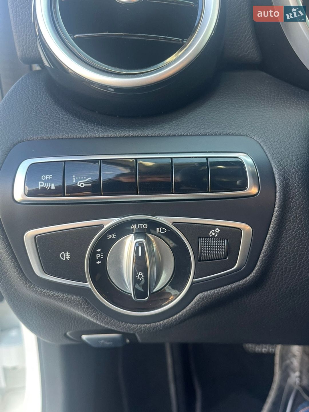 Mercedes-Benz C-Class 2015 VIN WDDWF0FB4GF290631 фото оголошення 13 з 45