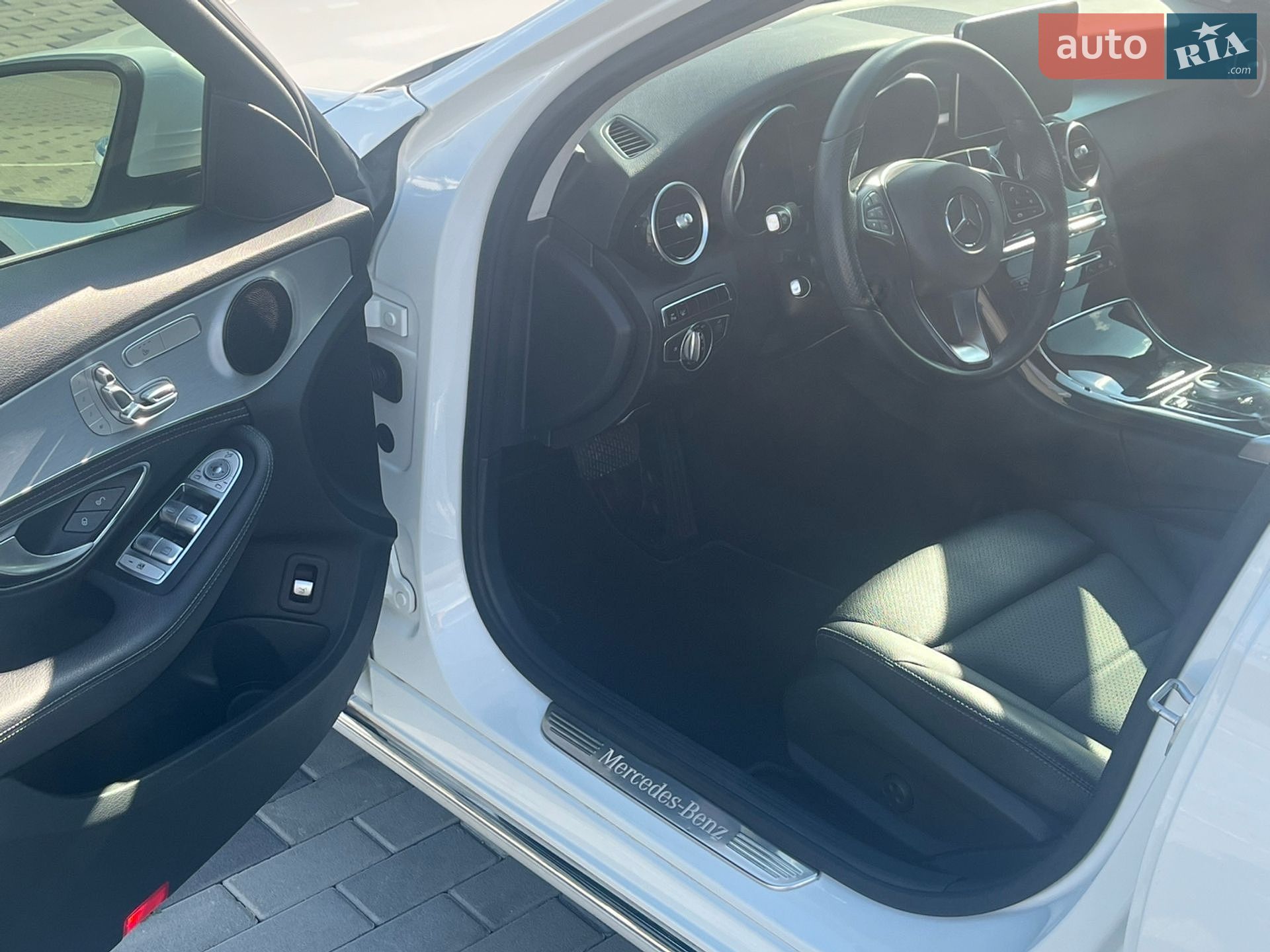 Mercedes-Benz C-Class 2015 VIN WDDWF0FB4GF290631 фото оголошення 18 з 45