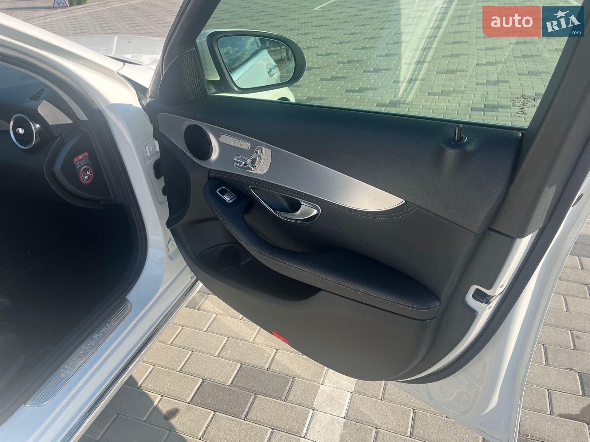 Mercedes-Benz C-Class 2015 VIN WDDWF0FB4GF290631 фото оголошення 19 з 45