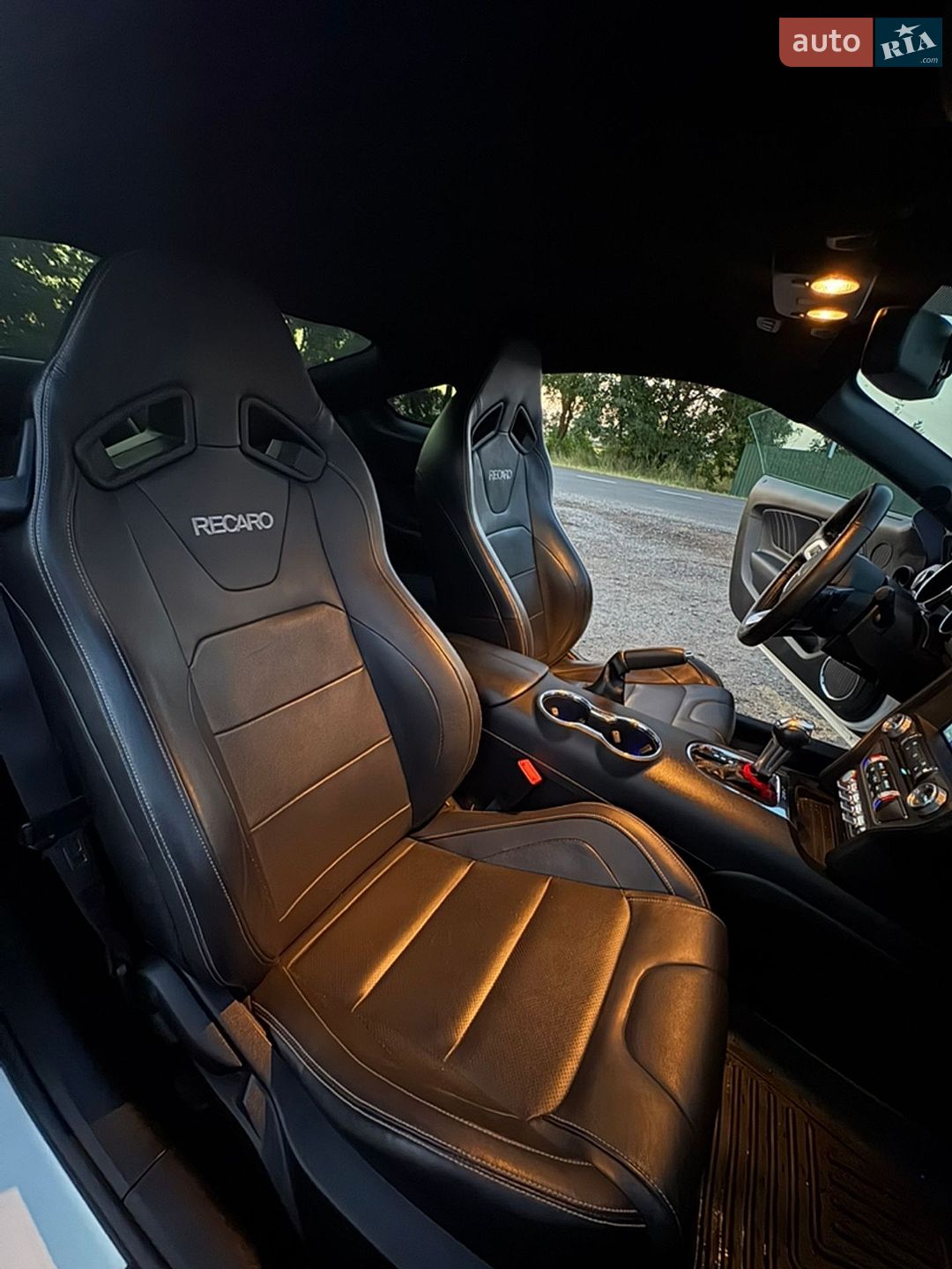 Ford Mustang 2017 VIN 1FA6P8TH7H5292174 фото оголошення 10 з 14