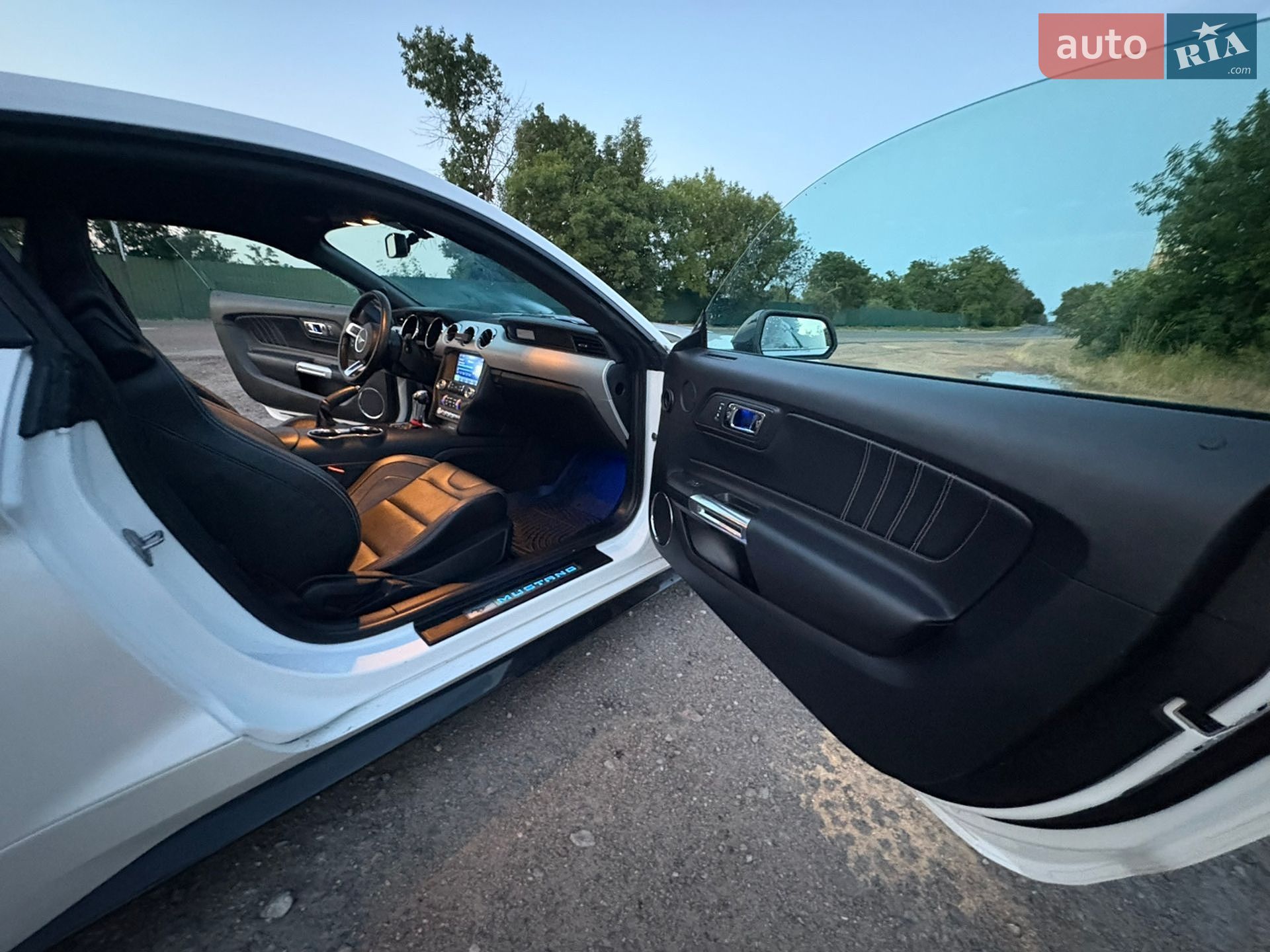 Ford Mustang 2017 VIN 1FA6P8TH7H5292174 фото оголошення 11 з 14