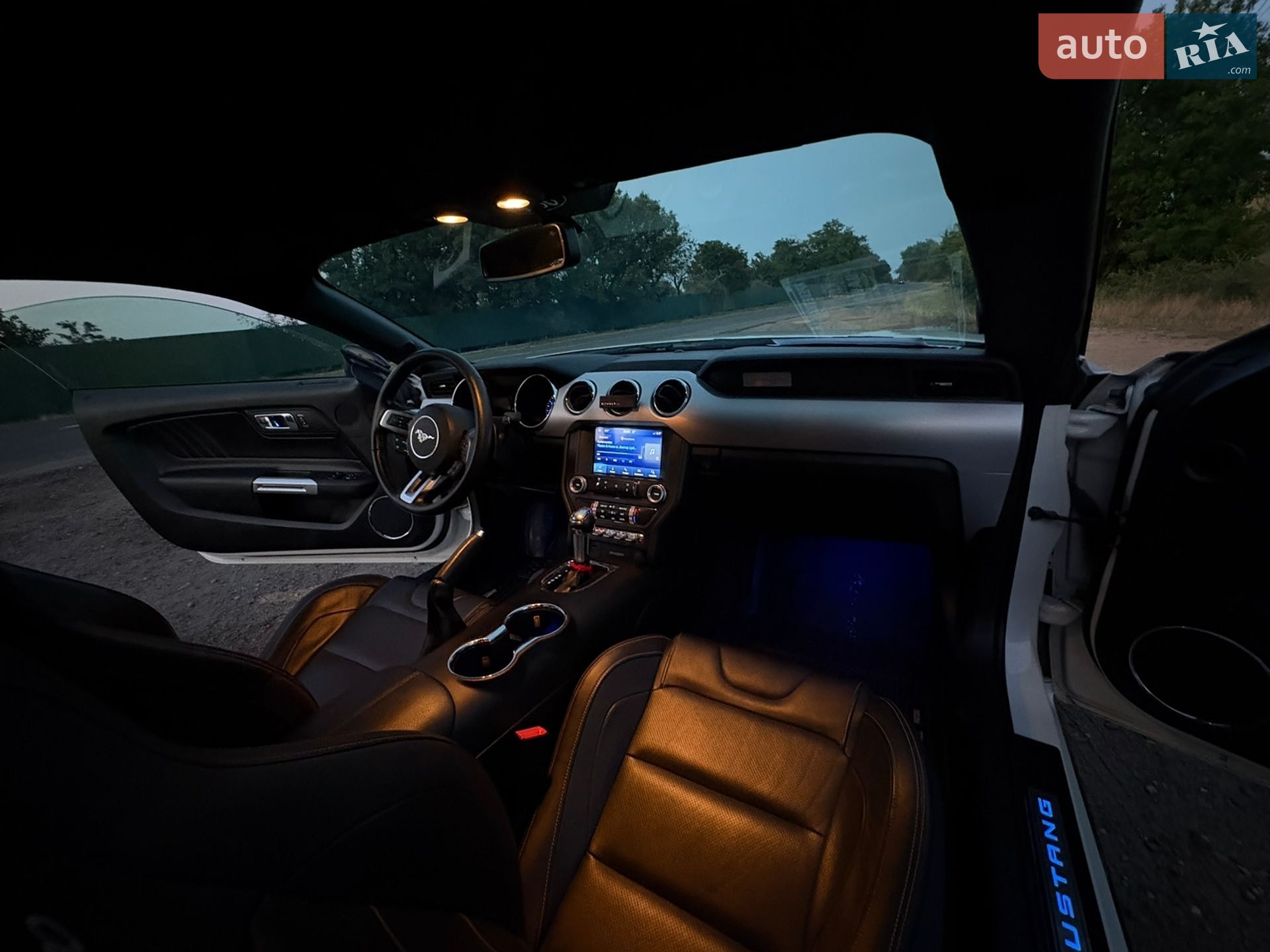 Ford Mustang 2017 VIN 1FA6P8TH7H5292174 фото оголошення 12 з 14