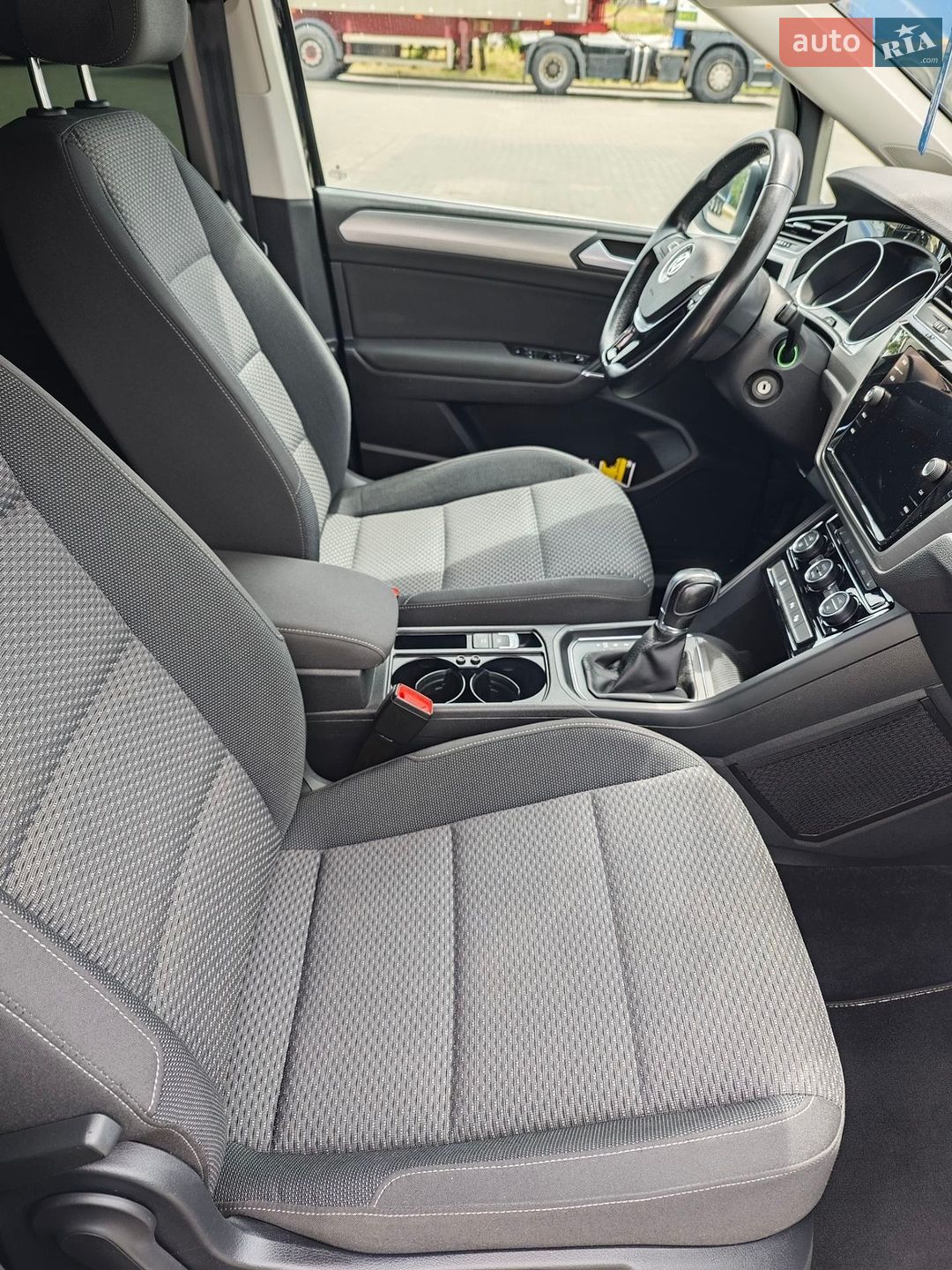 Volkswagen Touran 2018 VIN WVGZZZ1TZJW071938 фото оголошення 23 з 45